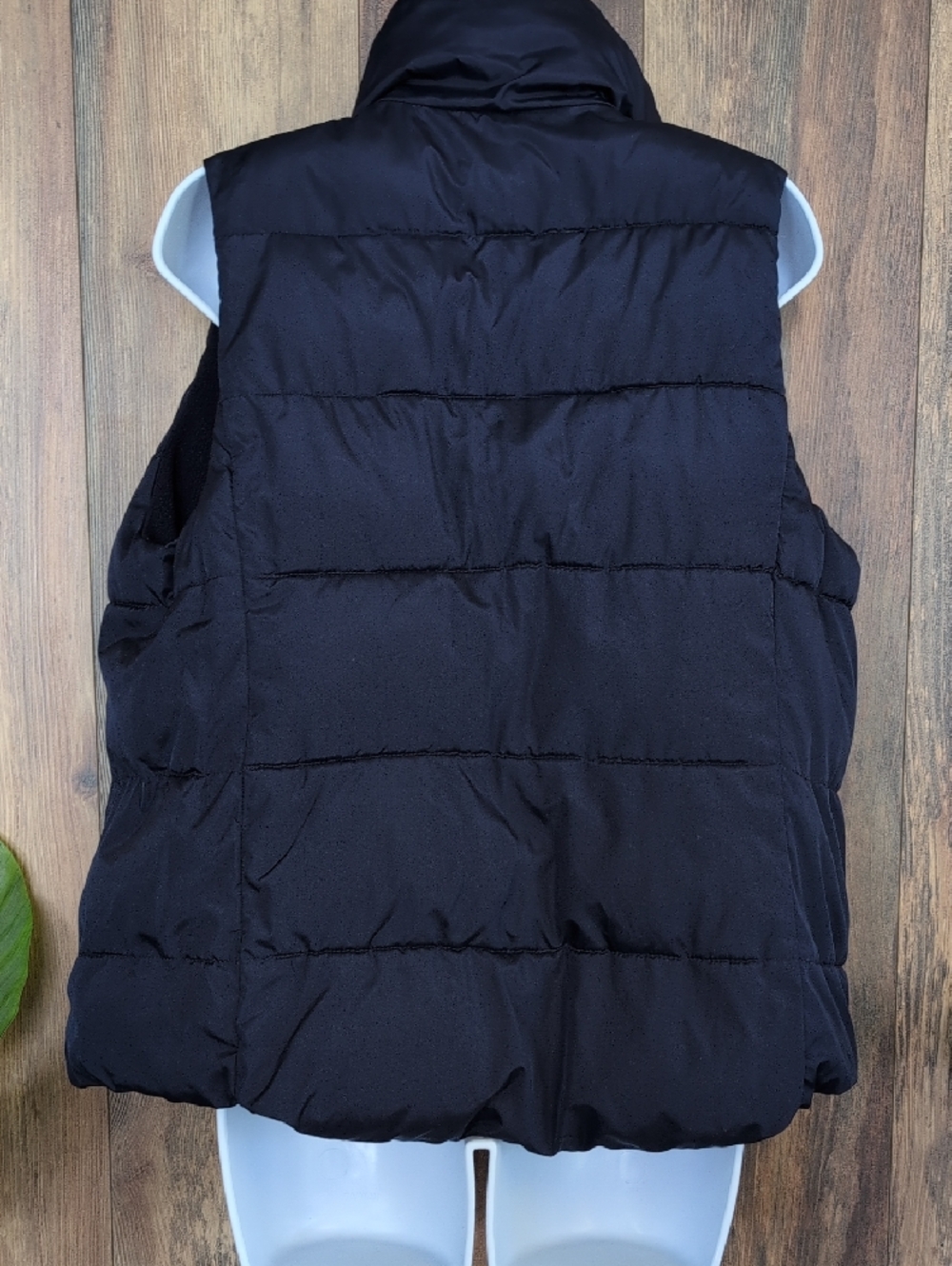 Old Navy Navy Blue Quilted Puffer Vest M          Q234 - Picture 4 of 7